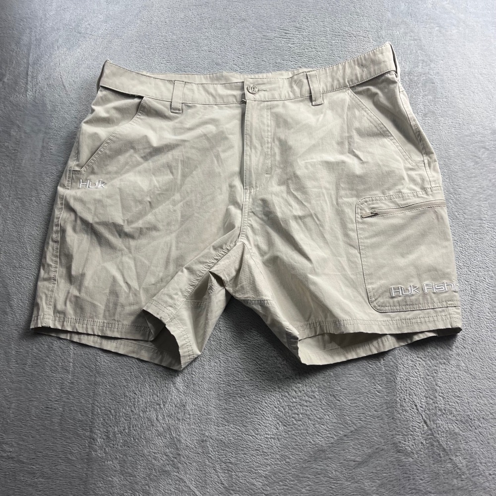 Huk‎ Performance Fishing Shorts Mens XXL Khaki Tan Cargo Pockets 7.5 Inseam